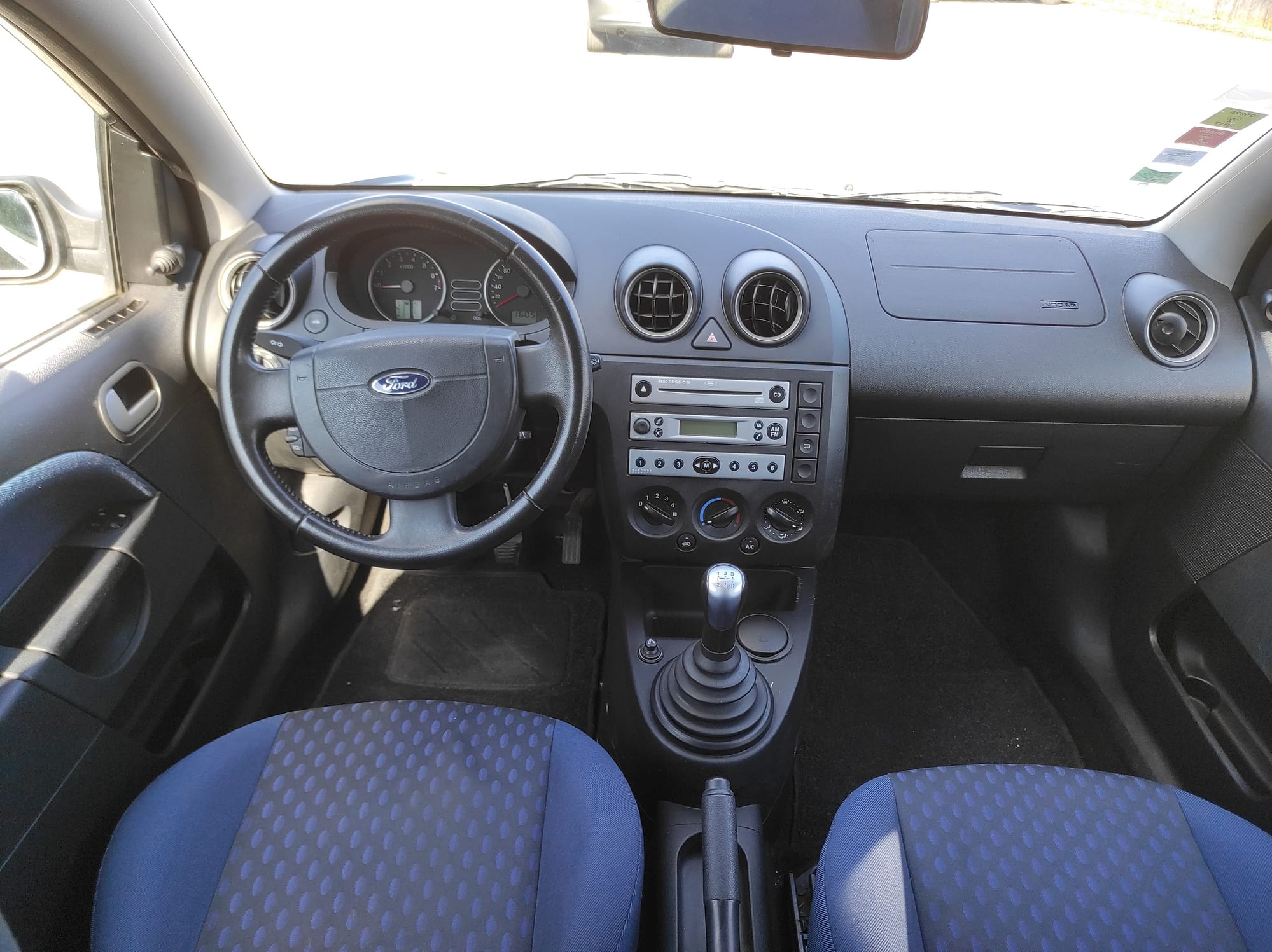 Ford Fiesta 2004 1.3 Ambiente - Automatix Motors - Voiture Occasion - Achat Voiture - Vente Voiture - Reprise Voiture